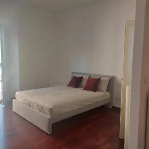 https://brera-milano.it-lombardy.com